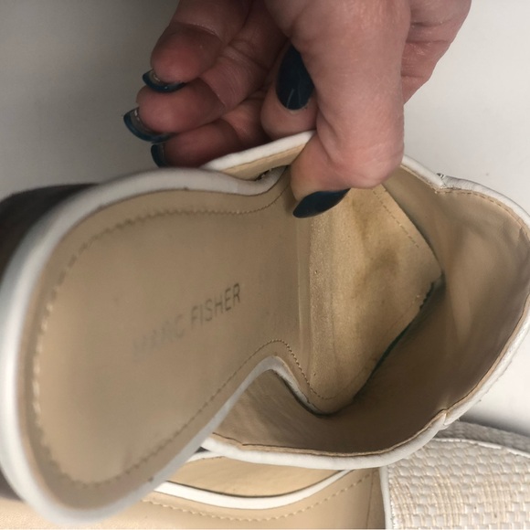 Marc Fisher Size 7.5 Medium Beige/White Woven Pointed-Toe Flats/Mules.Preowned. - Picture 6 of 8